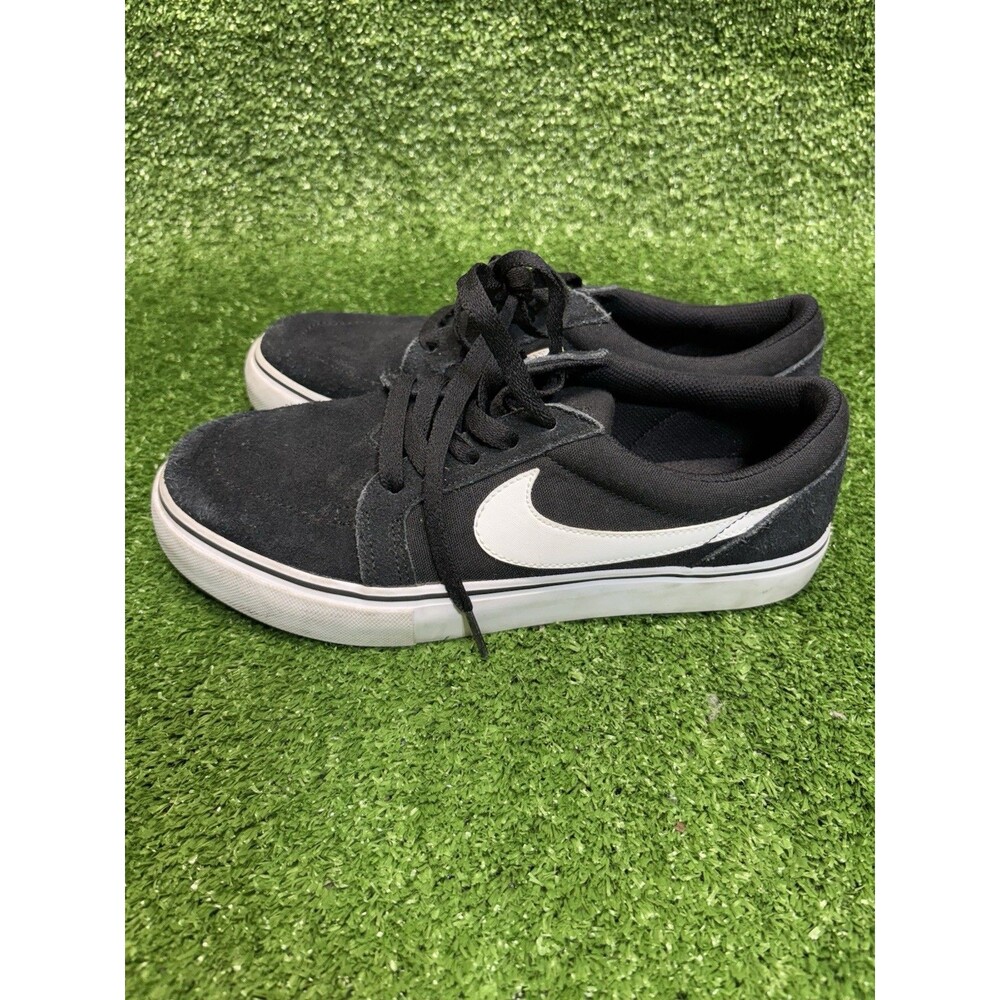 Nike SB Satire 2 Men's Black White Low Tops Shoes Sneakers Size 7 - 729809-001